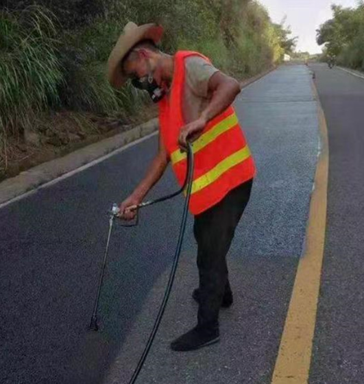 黑河路面喷涂翻新彩色步道施工方案